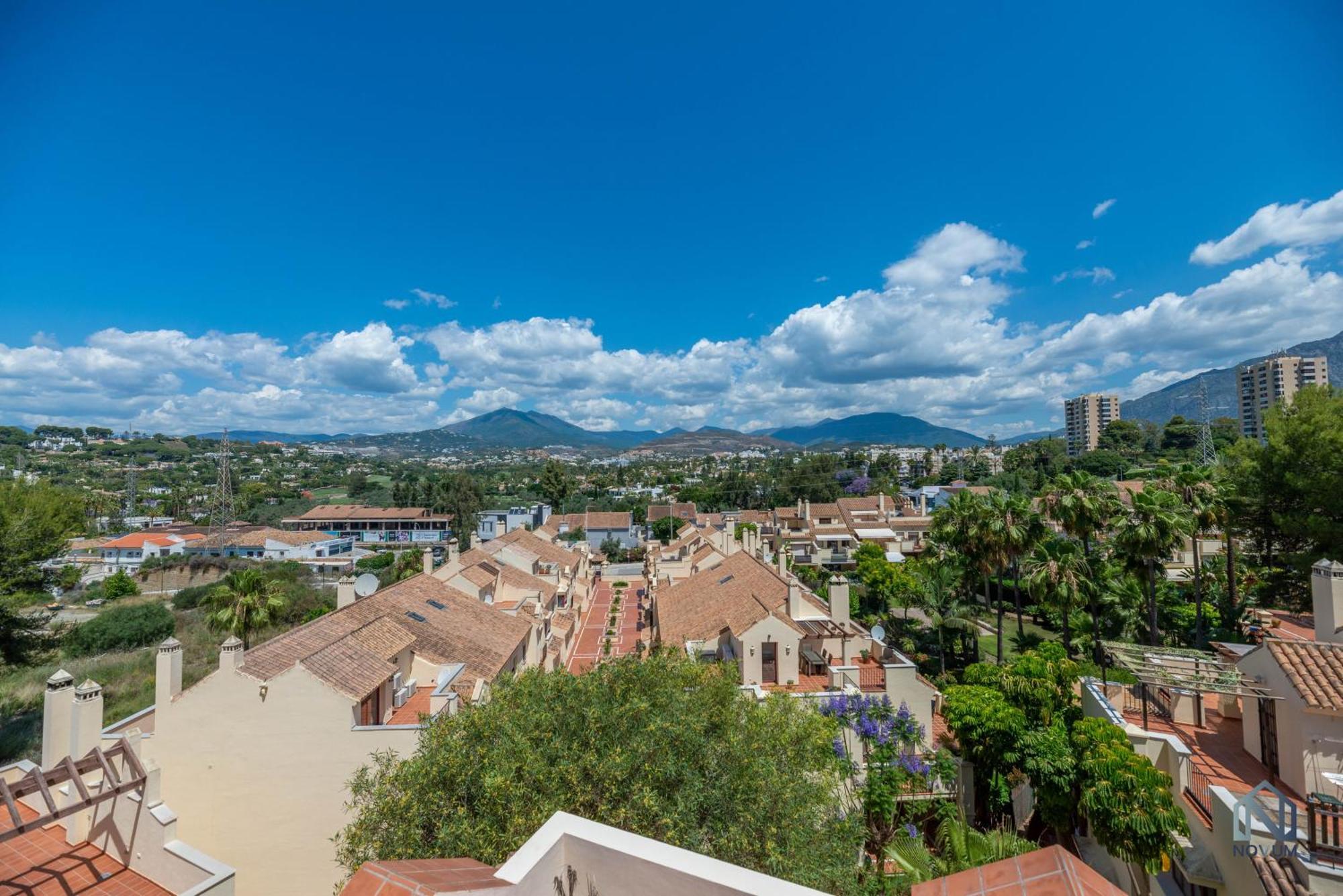 Modern And Spacious 2 Bdrm Penthouse With 3 Pools