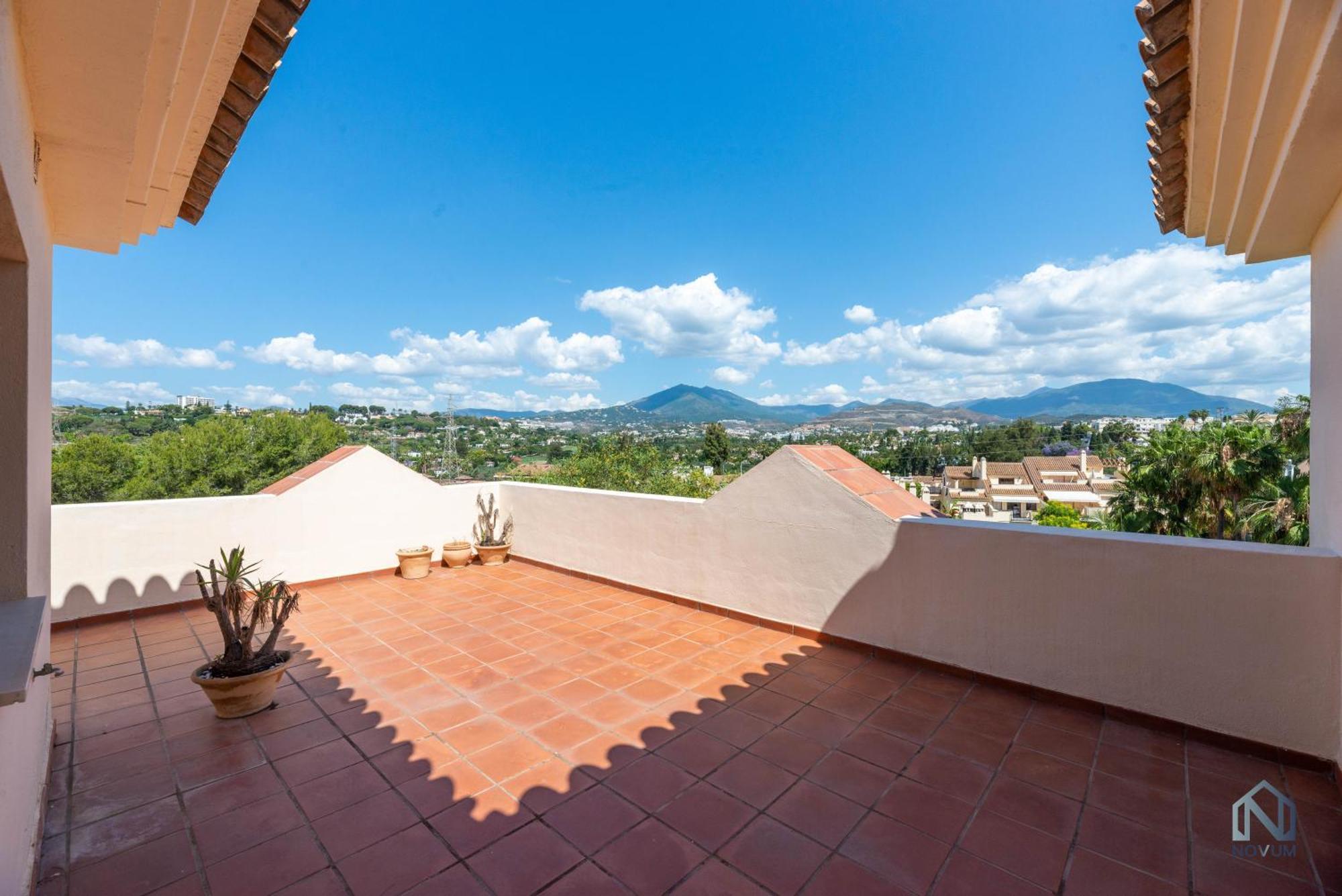 Apartment Modern And Spacious 2 Bdrm Penthouse With 3 Pools