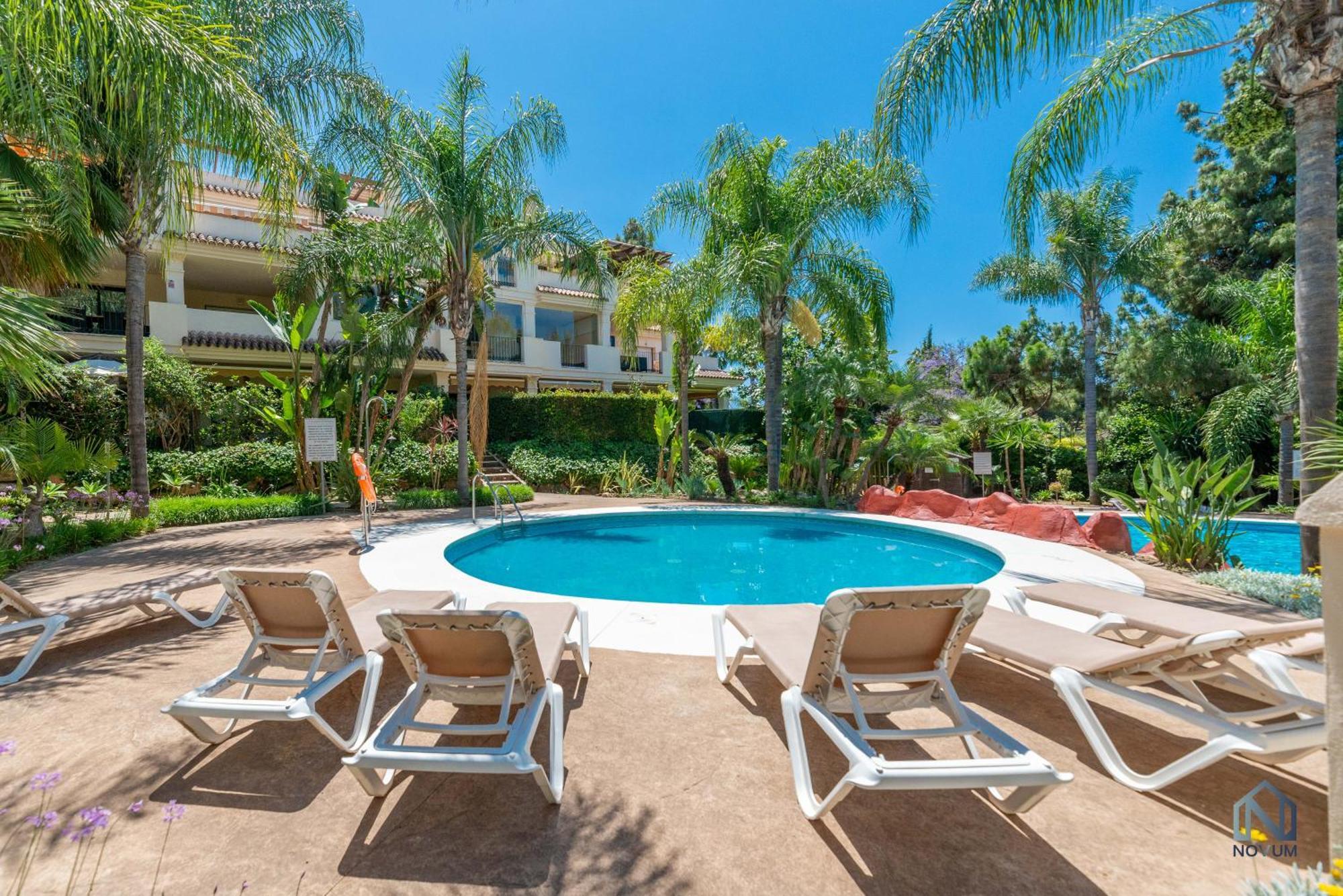 Modern And Spacious 2 Bdrm Penthouse With 3 Pools *