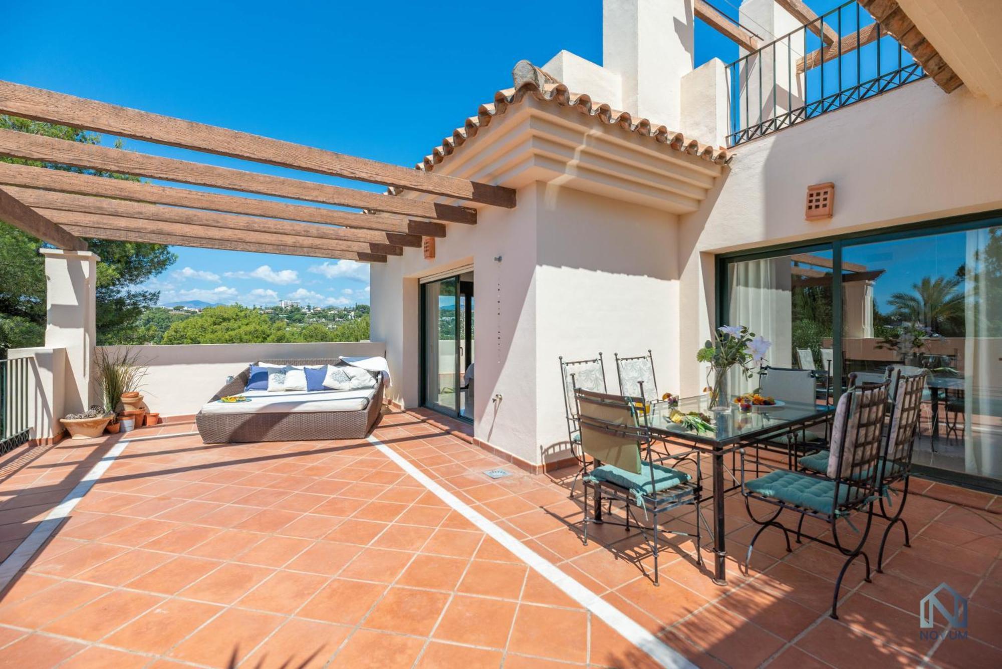 Modern And Spacious 2 Bdrm Penthouse With 3 Pools *